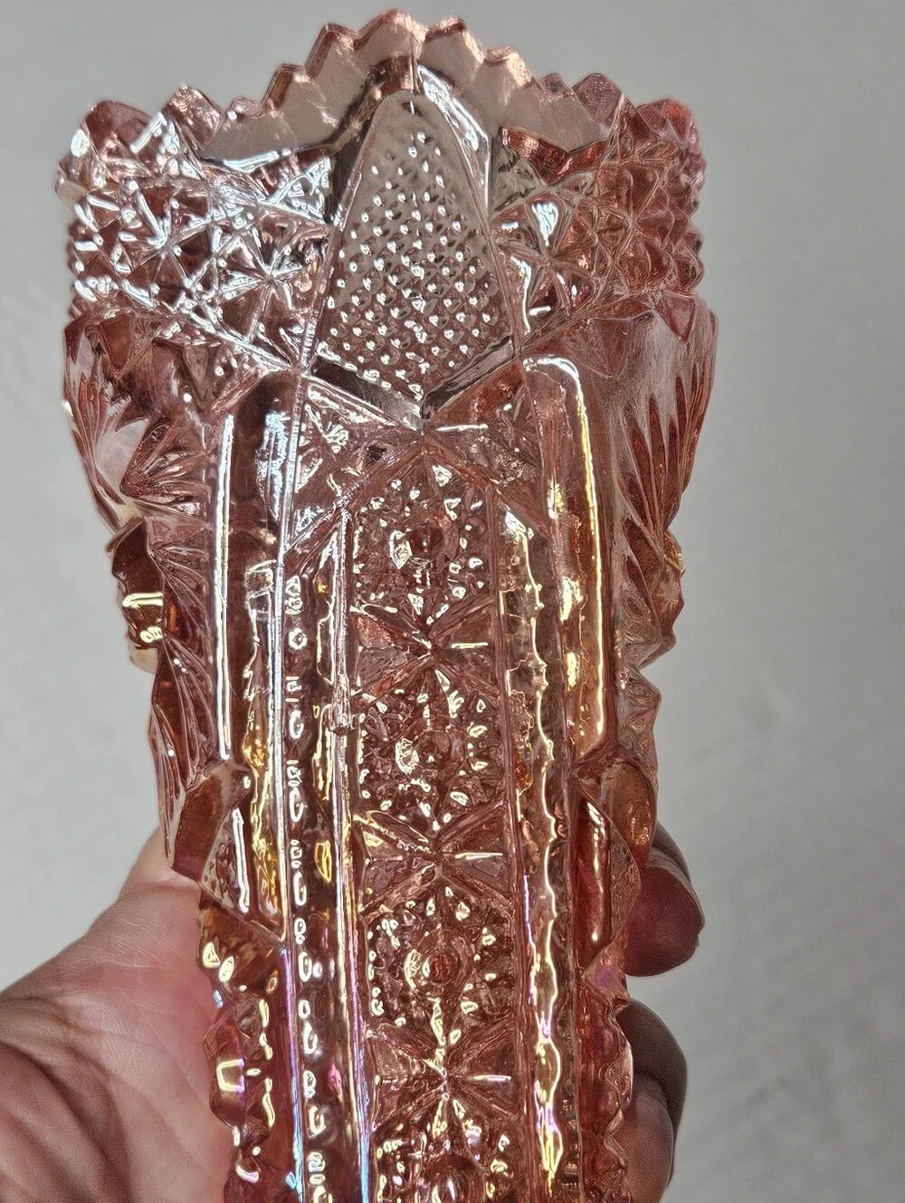 LE Smith Aztec Heritage Carnival Glass Whirling Star Vase Sawtooth Rim Pink